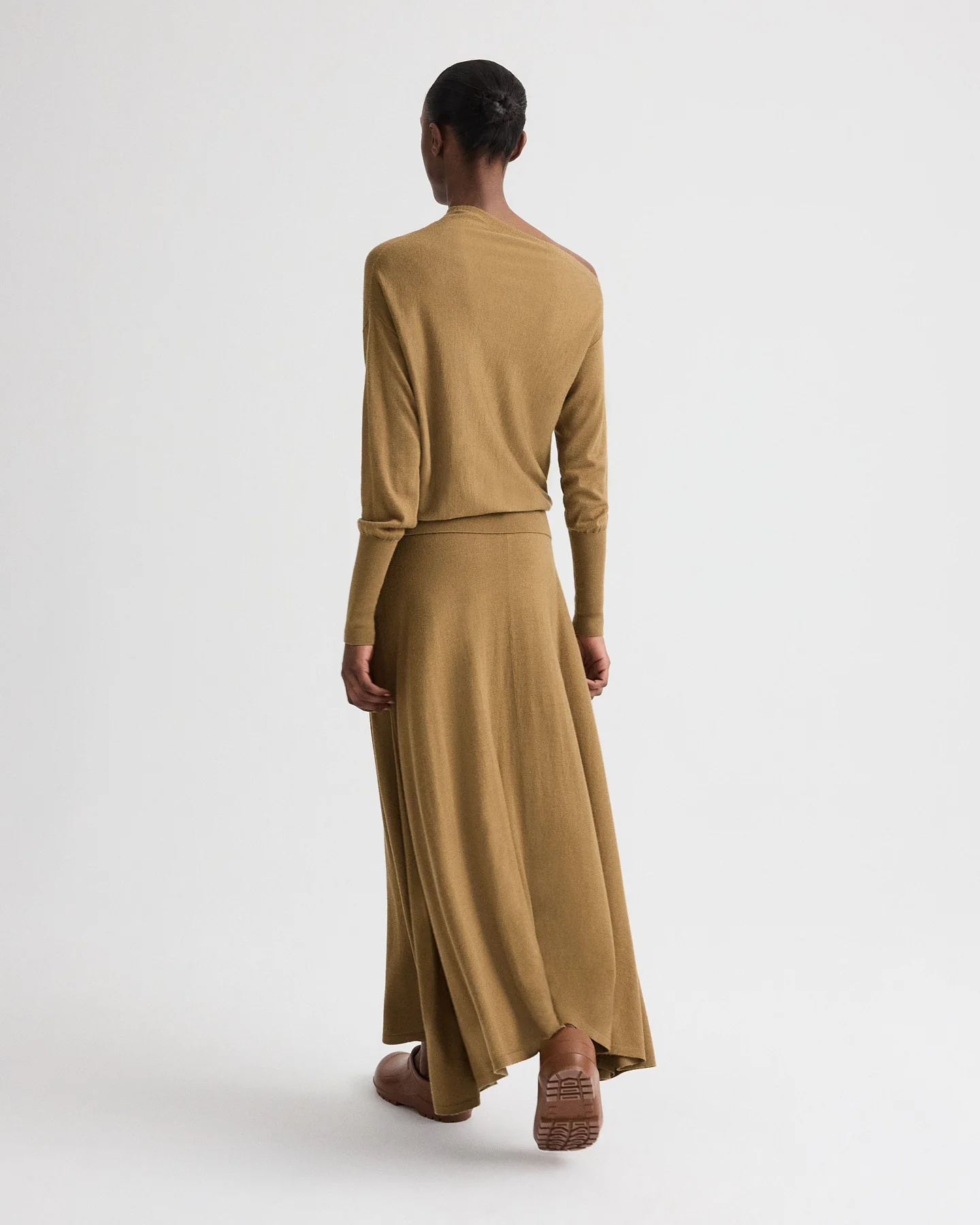 Cold Shoulder Sweater in Fine Wool Silk - Image 5