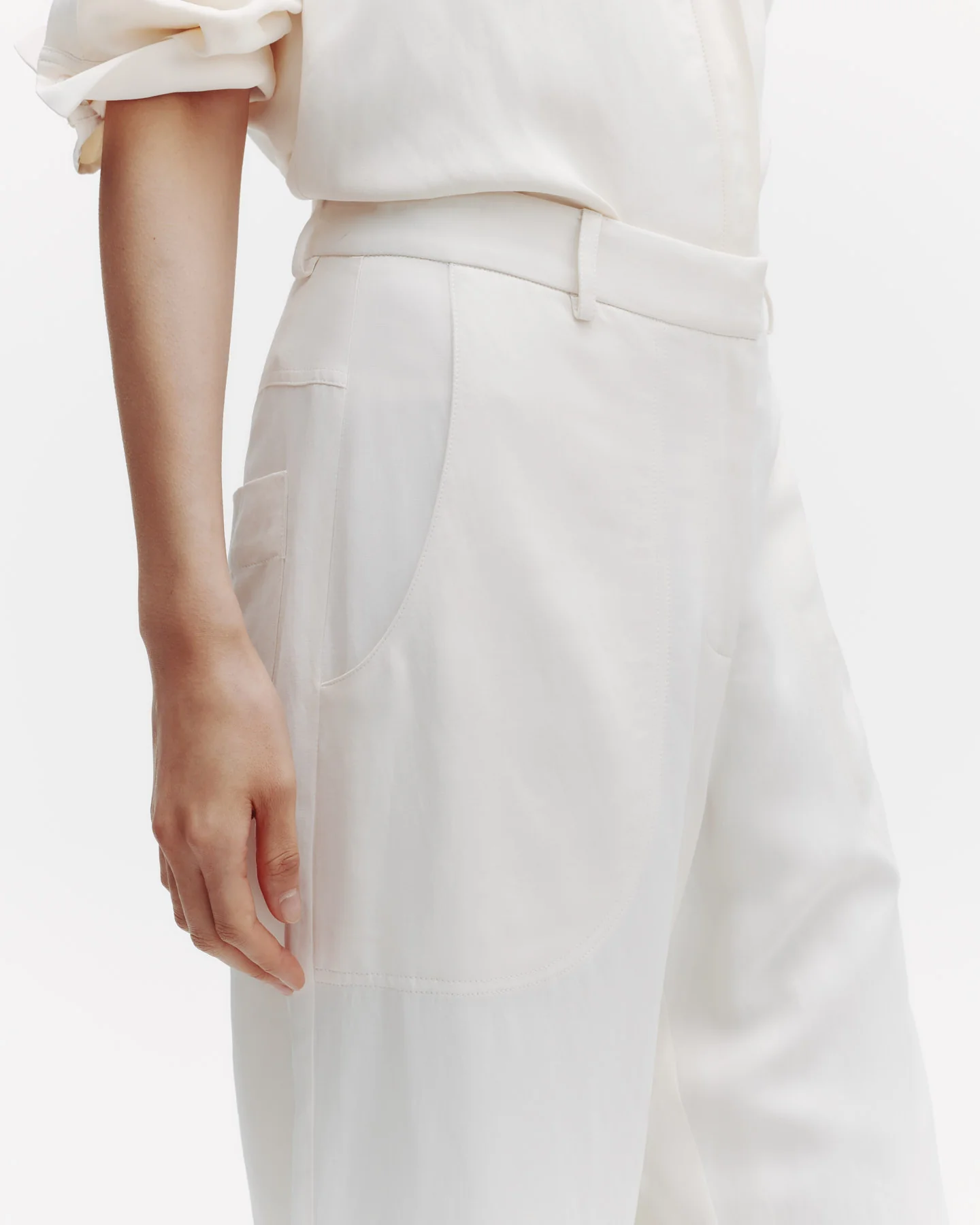 Jetties Beach Pant with Fly Front in Coated Viscose Linen - Image 5