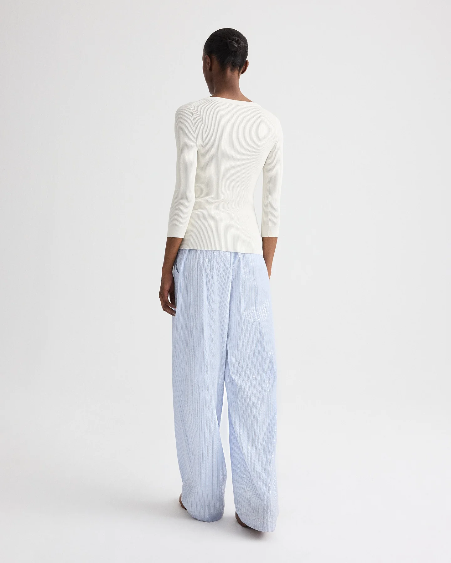 The Henley Sweater in Cotton Silk Yarn - Image 5